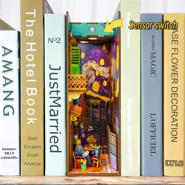 The world of Van Gogh Book Nook Kit