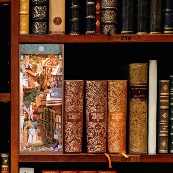 Shakespeare's classics A Midsummer Night Book Nook Kit