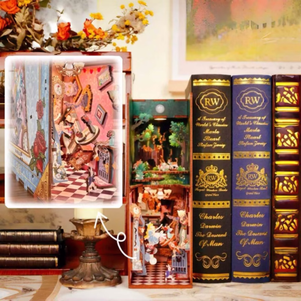 Alice in Wonderland Book Nook Kit