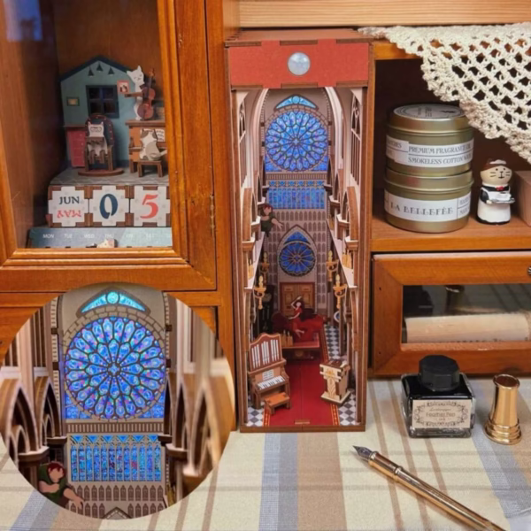 Notre-Dame de Paris Book Nook Kit