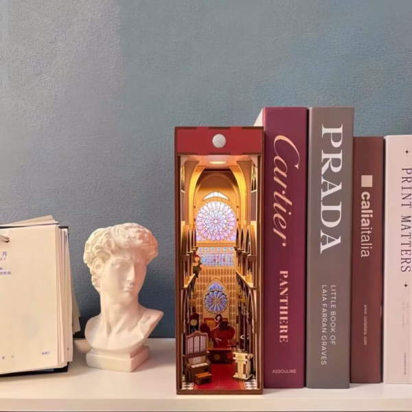 Notre-Dame de Paris Book Nook Kit