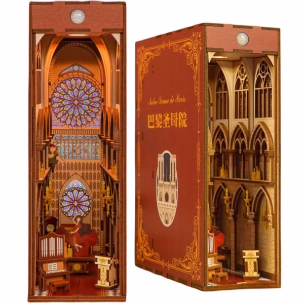 Notre-Dame de Paris Book Nook Kit