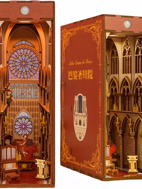 Notre-Dame de Paris Book Nook Kit
