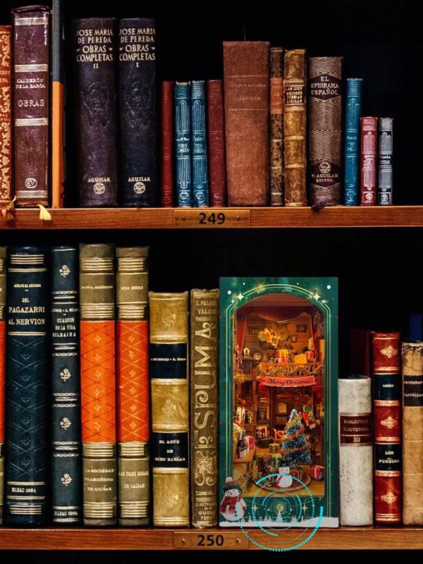 Christmas Jingo Cabin DIY Book Nook Kit