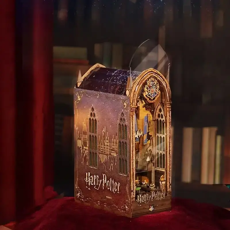 Harry Potter - Hogwarts Great Hall DIY Book Nook Kit