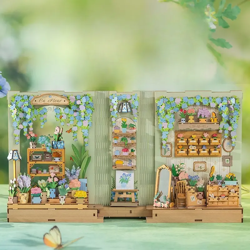 LE FLEURISTE Fragrant Flower Shop — 180° Foldable DIY Book Nook Kit