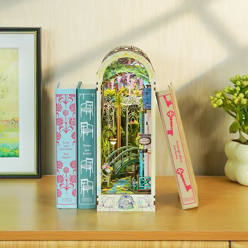 Les Jardins de Monet à Giverny Monet's Gardens Book Nook Kit