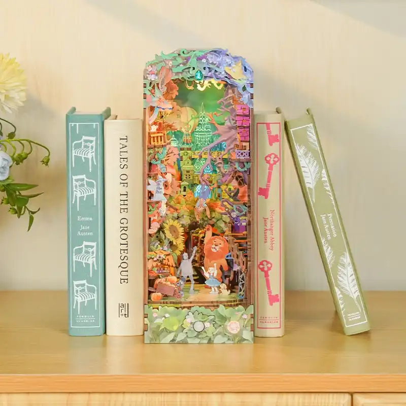 Dorothy's journey The Wonderful Wizard of Oz Book Nook Kit