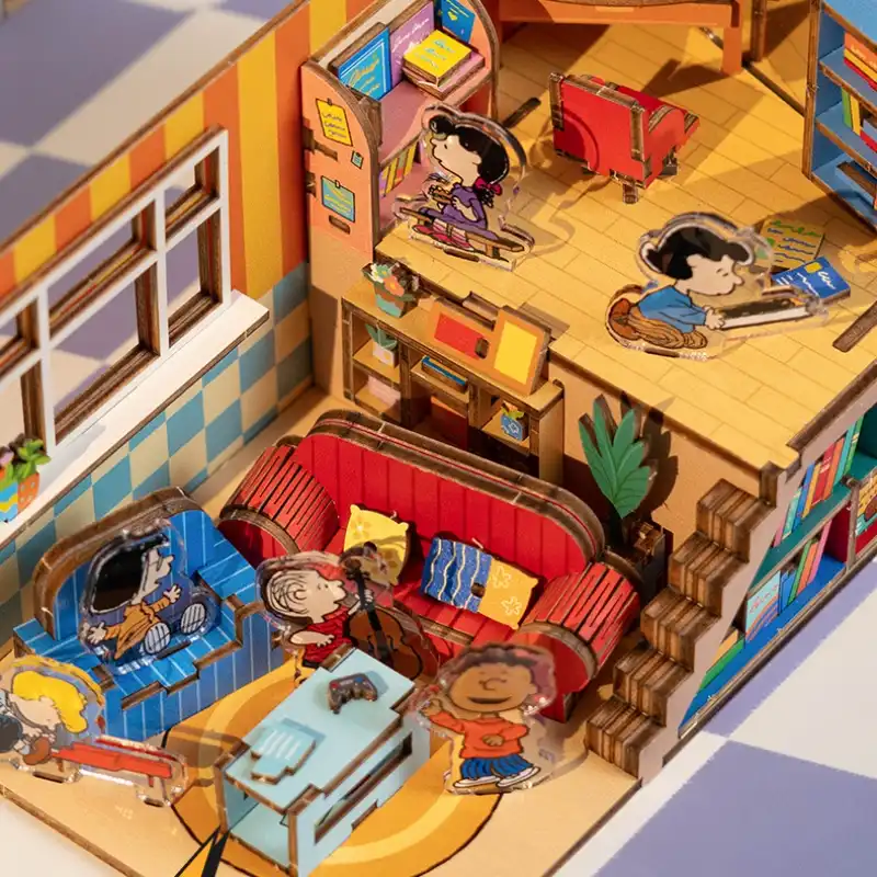 Snoopy’s Multi-Style Doghouse Book Nook Kit
