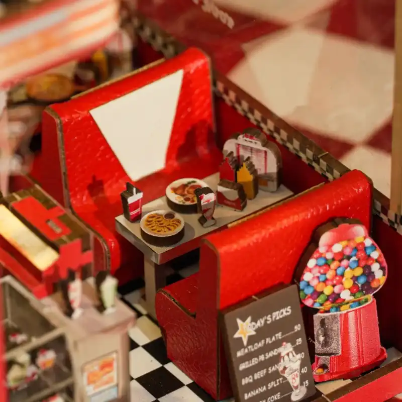 1950s Retro American Diner DIY Book Nook Kit
