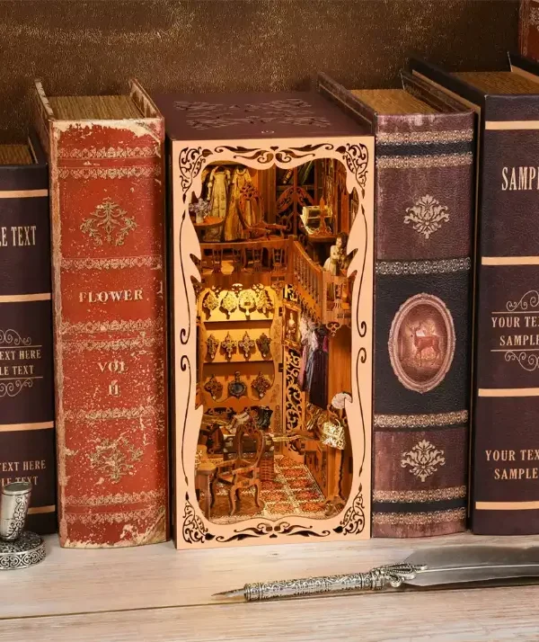 The Duchess's Wardrobe Book Nook Kit