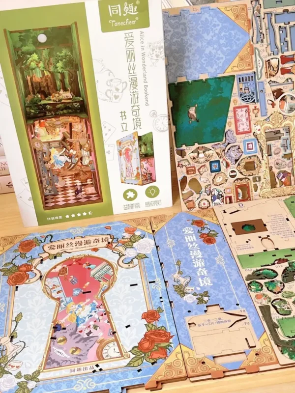 Alice in Wonderland Book Nook Kit