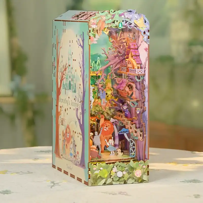 Dorothy's journey The Wonderful Wizard of Oz Book Nook Kit