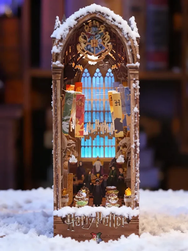 10001 (1) Harry Potter - Hogwarts Great Hall DIY Book Nook Kit