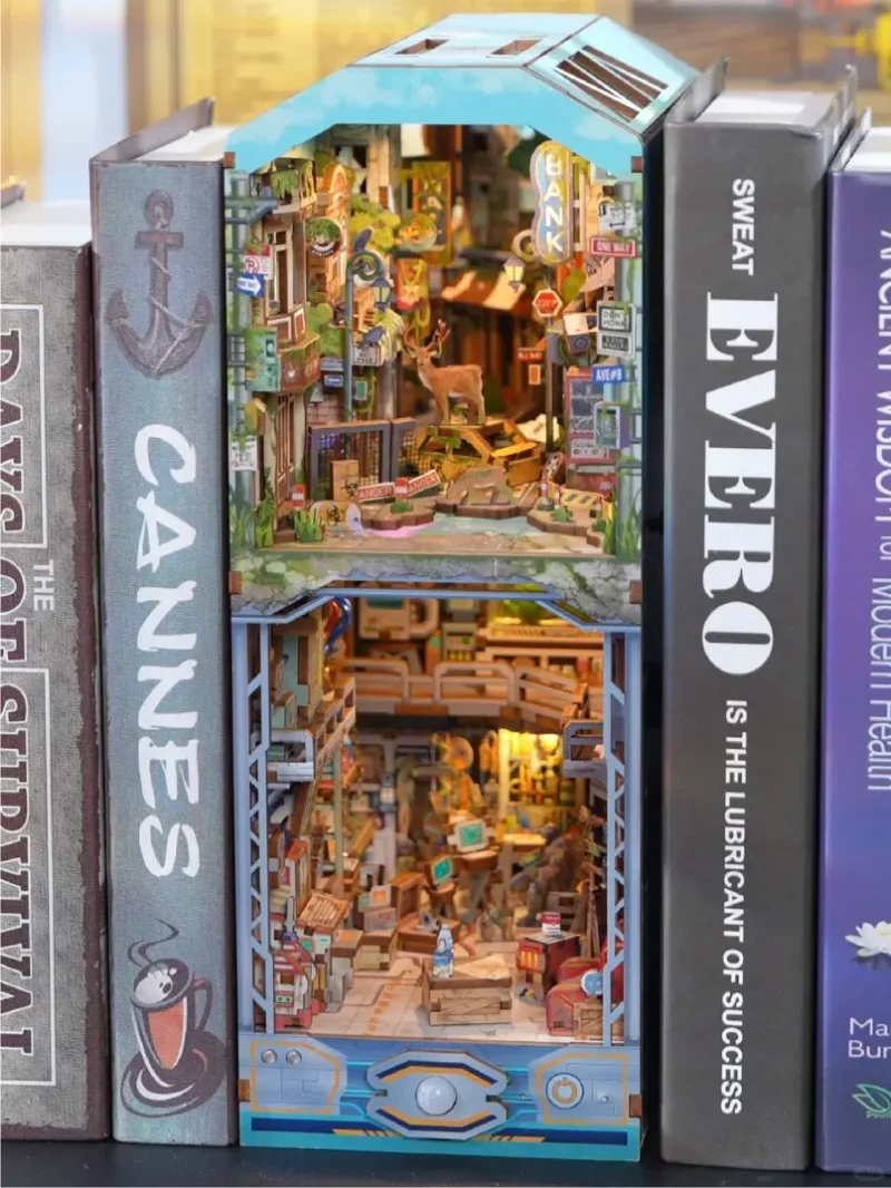 No. 0 Shelter/Train to Busan/Zombies/Survival in the Apocalypse DIY Book Nook Kit