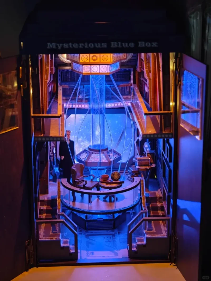 Doctor Who - Mysterious Blue Box TARDIS DIY Book Nook Kit