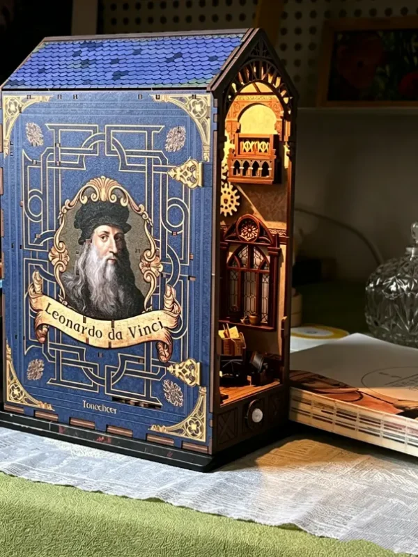 Leonardo da Vinci's Late Residence – Château du Clos Lucé, France DIY Book Nook Kit