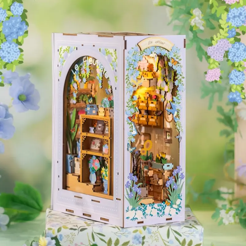 LE FLEURISTE Fragrant Flower Shop — 180° Foldable DIY Book Nook Kit