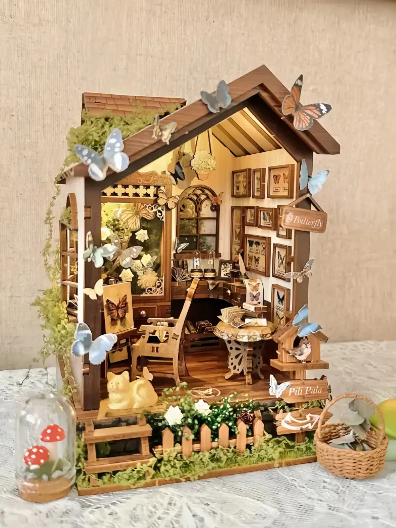 Butterfly Studio DIY Mini Book Nook Kit
