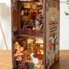 Classic Peanuts Snoopy Book Nook – Vintage Cartoon Diorama Scene