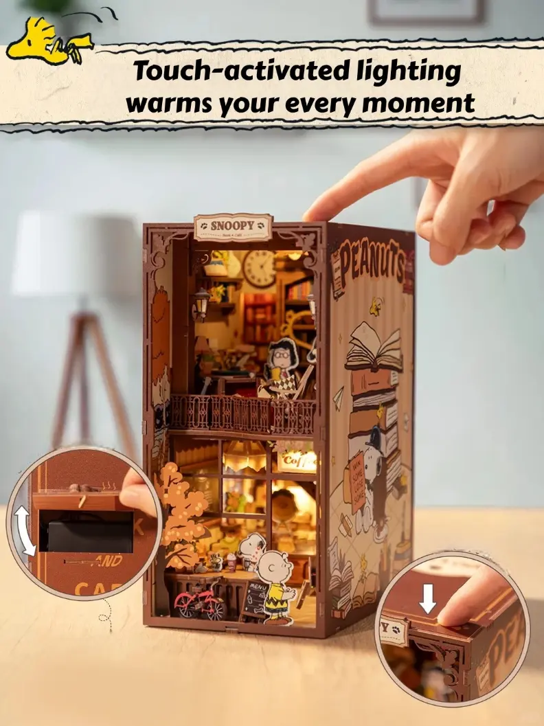 Classic Peanuts Snoopy Book Nook – Vintage Cartoon Diorama Scene